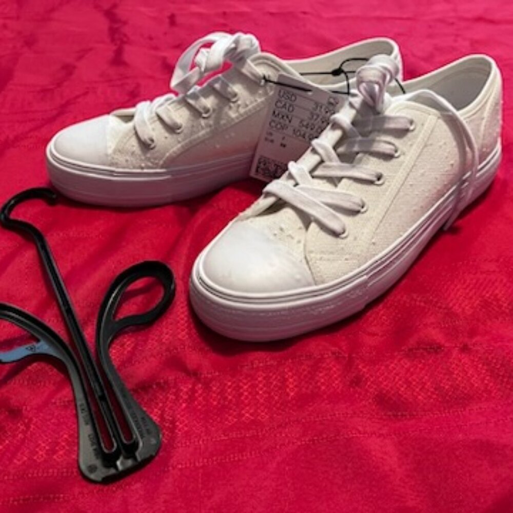 H&M Canvas Sneakers